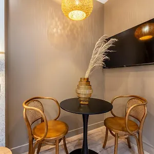 Sweett - Madeleine Apartment